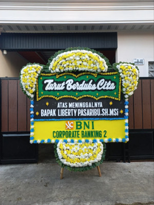 Papan Bunga Duka di Poyowa Kecil