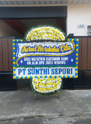 Papan Bunga Duka di Poyowa Kecil